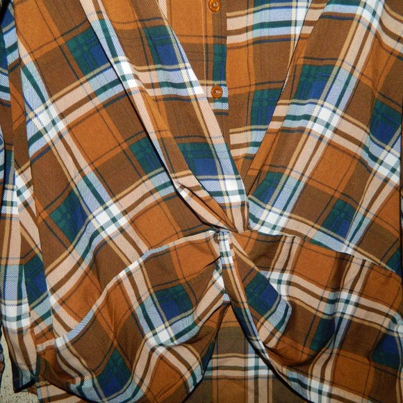 She + Sky Plaid Womens Top Size Small (V-31) - Picture 2 of 5